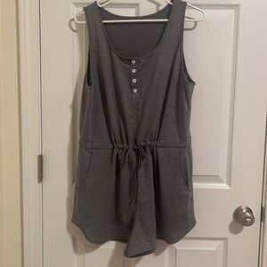 Newffr is Women’s Button Down Sleeveless Jumpsuit Rompers Playsuit with Pockets